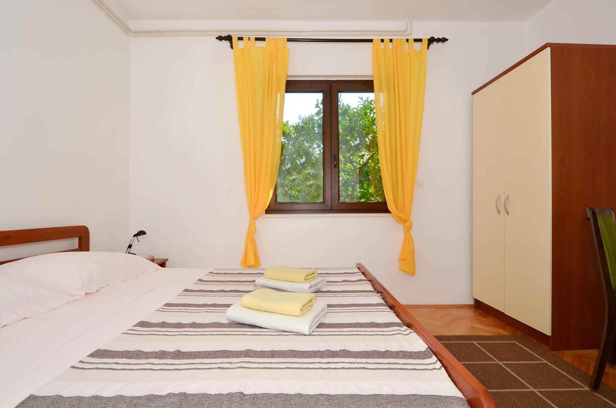 Apartments By The Sea Slatine, Ciovo - 12176 Rom bilde
