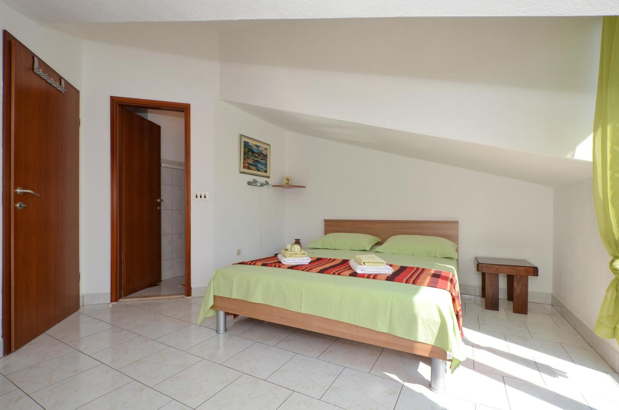 Apartments By The Sea Slatine, Ciovo - 12176 Rom bilde
